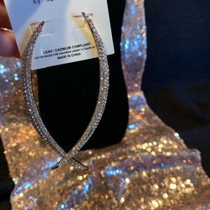 Gorgeous Curved Earrings with Rhinestone